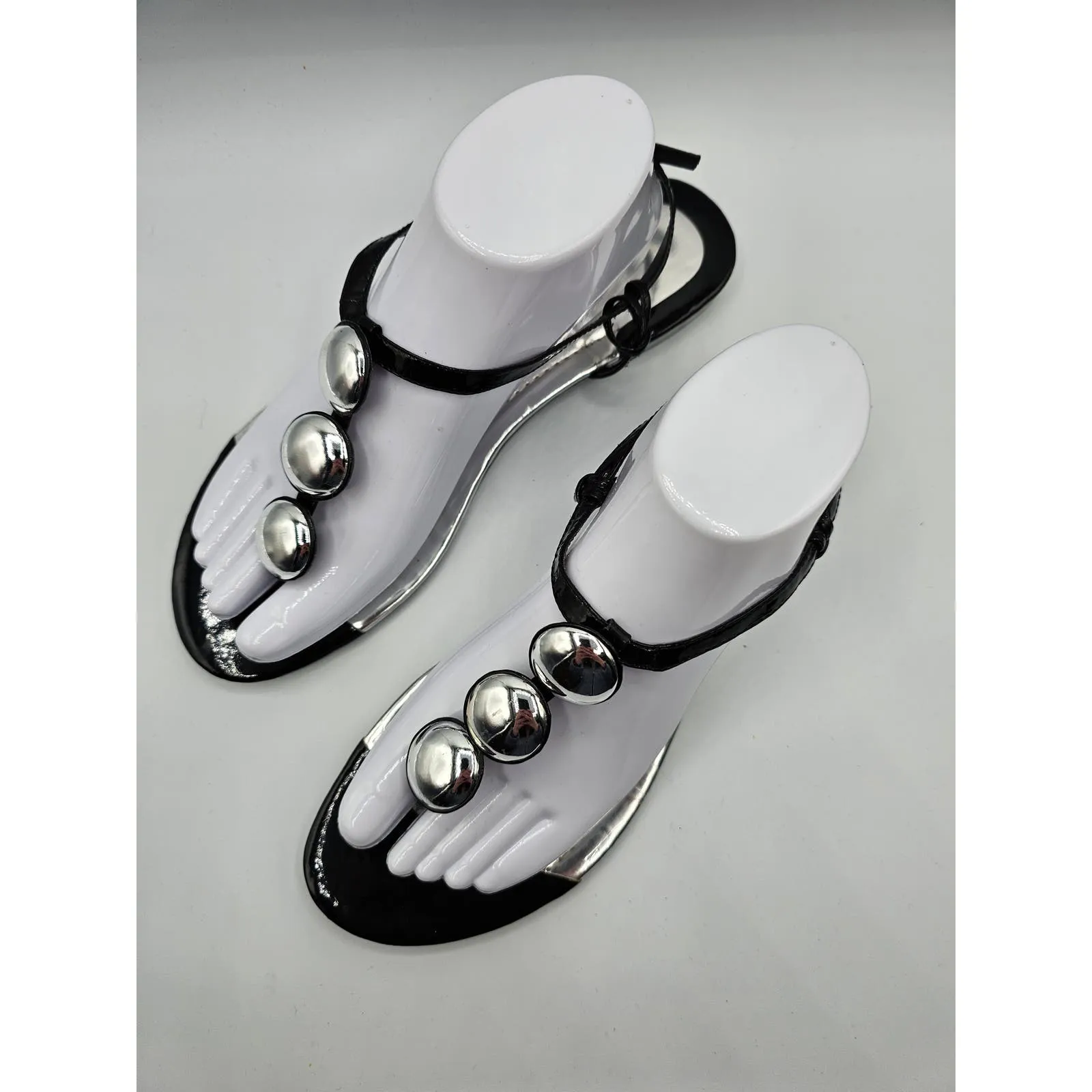 Enzo Angolini Womens Sz 8 1/2 Ankle Strap Sandals Black Silver Studs Flip Flops