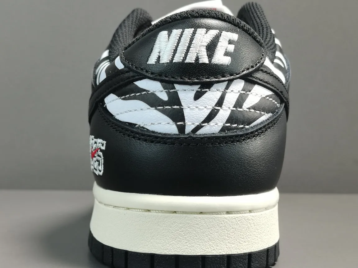 NIKE SB DUNK x QUARTERSNACKS ZEBRA