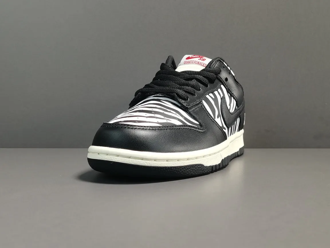 NIKE SB DUNK x QUARTERSNACKS ZEBRA