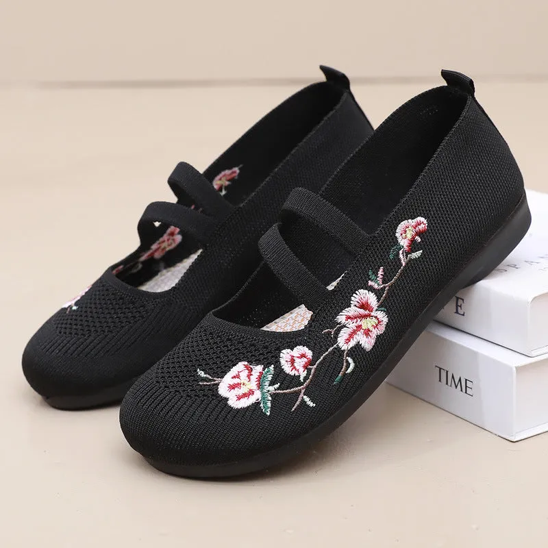 Women's Low-cut Mom Old Beijing Cloth Fly Canvas Shoes